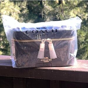 NWT COACH Makeup Case In Signature Canvas Walnut/ Black CW728 AUTHENTIC New!!